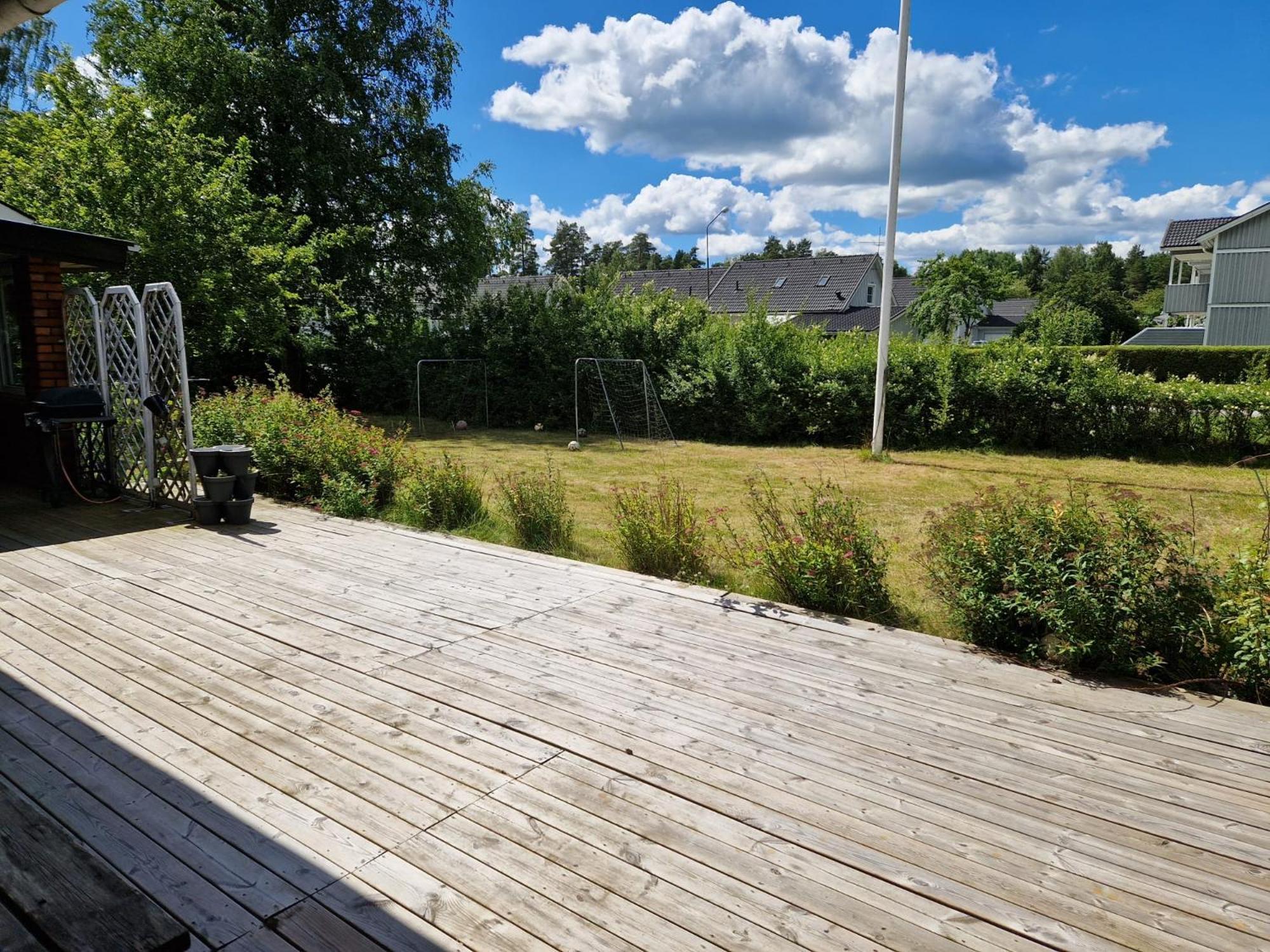Villa Med Egen Parkering. Moejlighet Att Boka Fran 1 Och Upp Till 5 Personer. Örebro Exterior foto