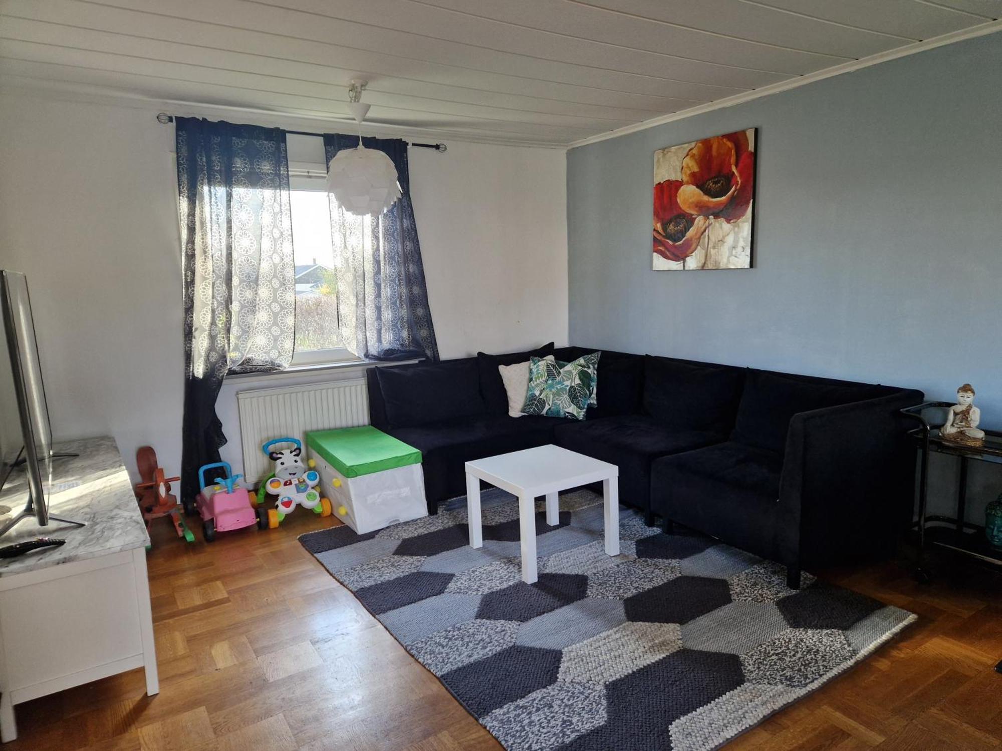 Villa Med Egen Parkering. Moejlighet Att Boka Fran 1 Och Upp Till 5 Personer. Örebro Exterior foto